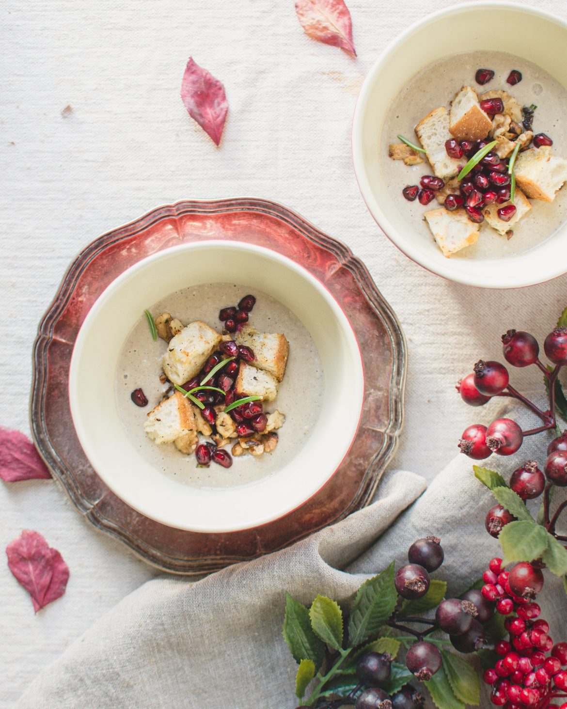 Vegane Maronensuppe mit Granatapfel