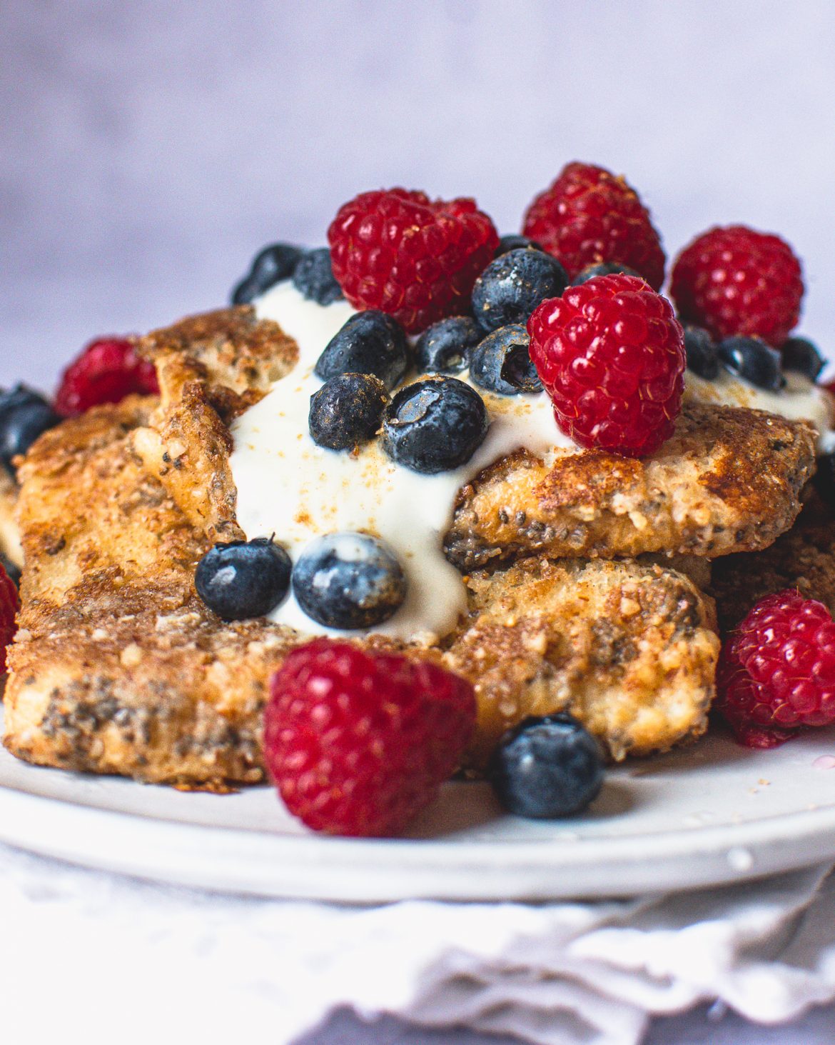 Vegan French Toast mit Mandelkruste
